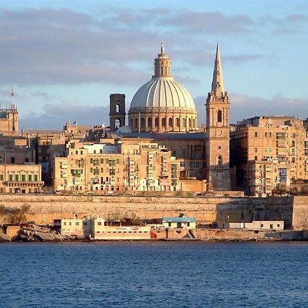 Modern Apartment In The Best Location, Perfect For Families Sliema Extérieur photo